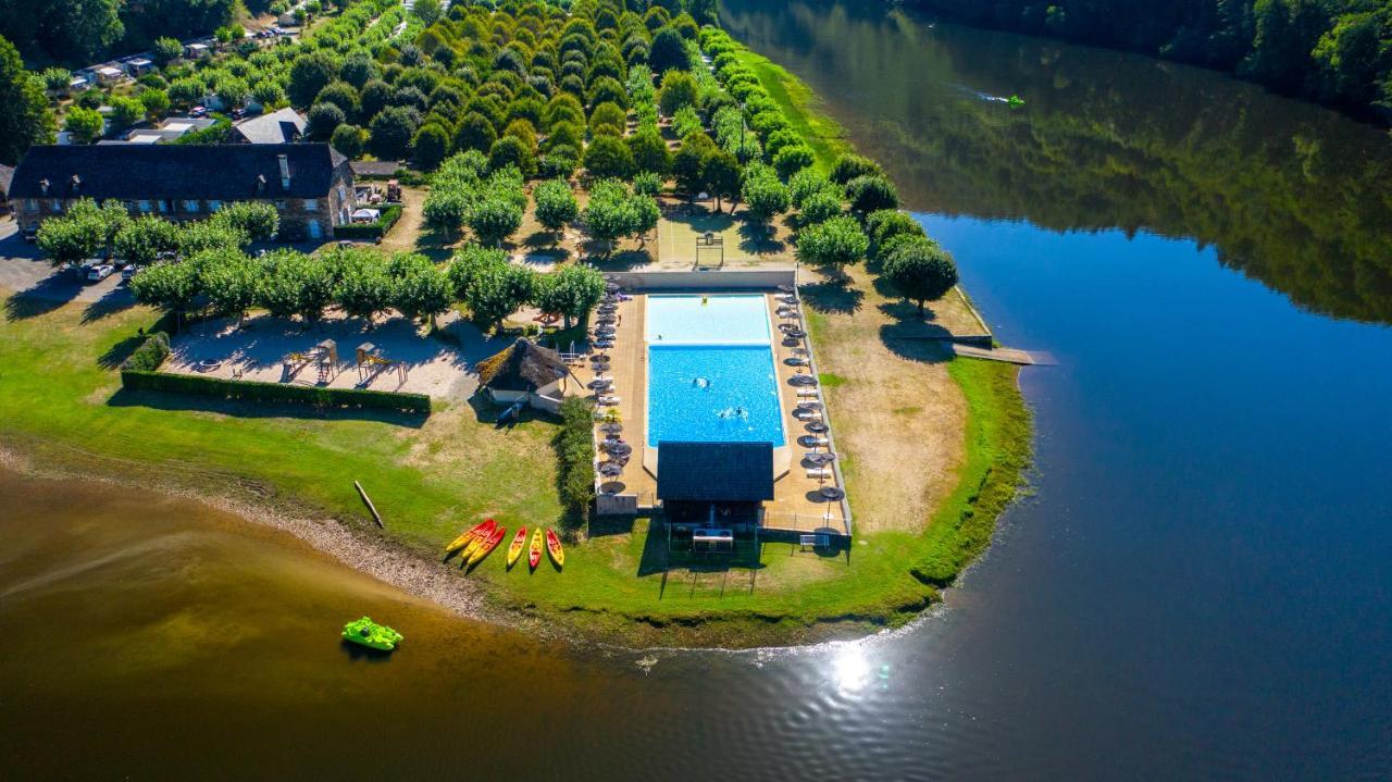 Camping Le Chateau Du Gibanel Saint-Martial-Entraygues Екстериор снимка