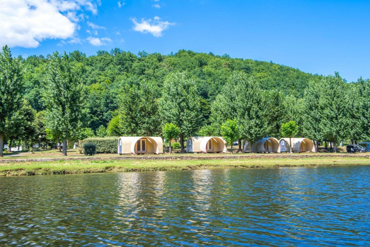 Camping Le Chateau Du Gibanel Saint-Martial-Entraygues Екстериор снимка