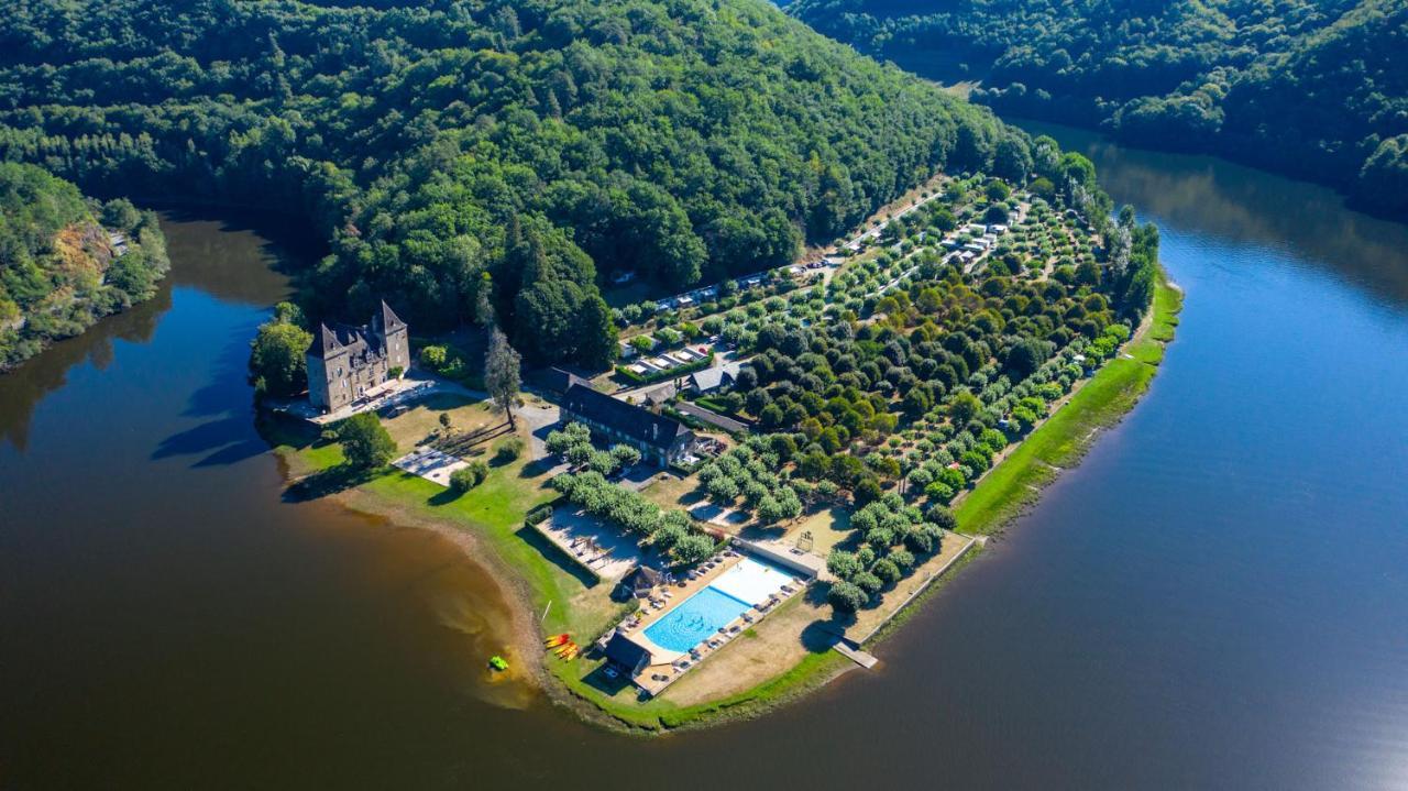 Camping Le Chateau Du Gibanel Saint-Martial-Entraygues Екстериор снимка
