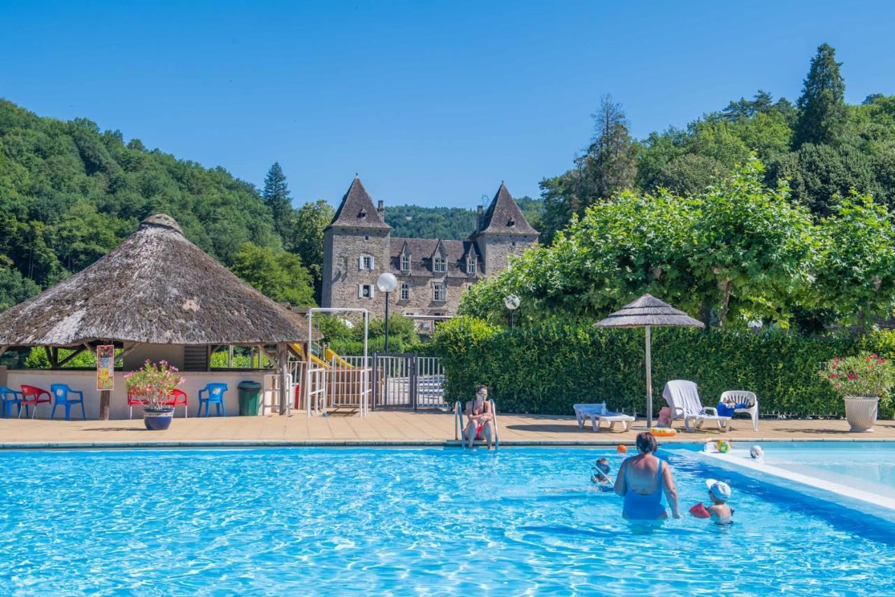 Camping Le Chateau Du Gibanel Saint-Martial-Entraygues Екстериор снимка