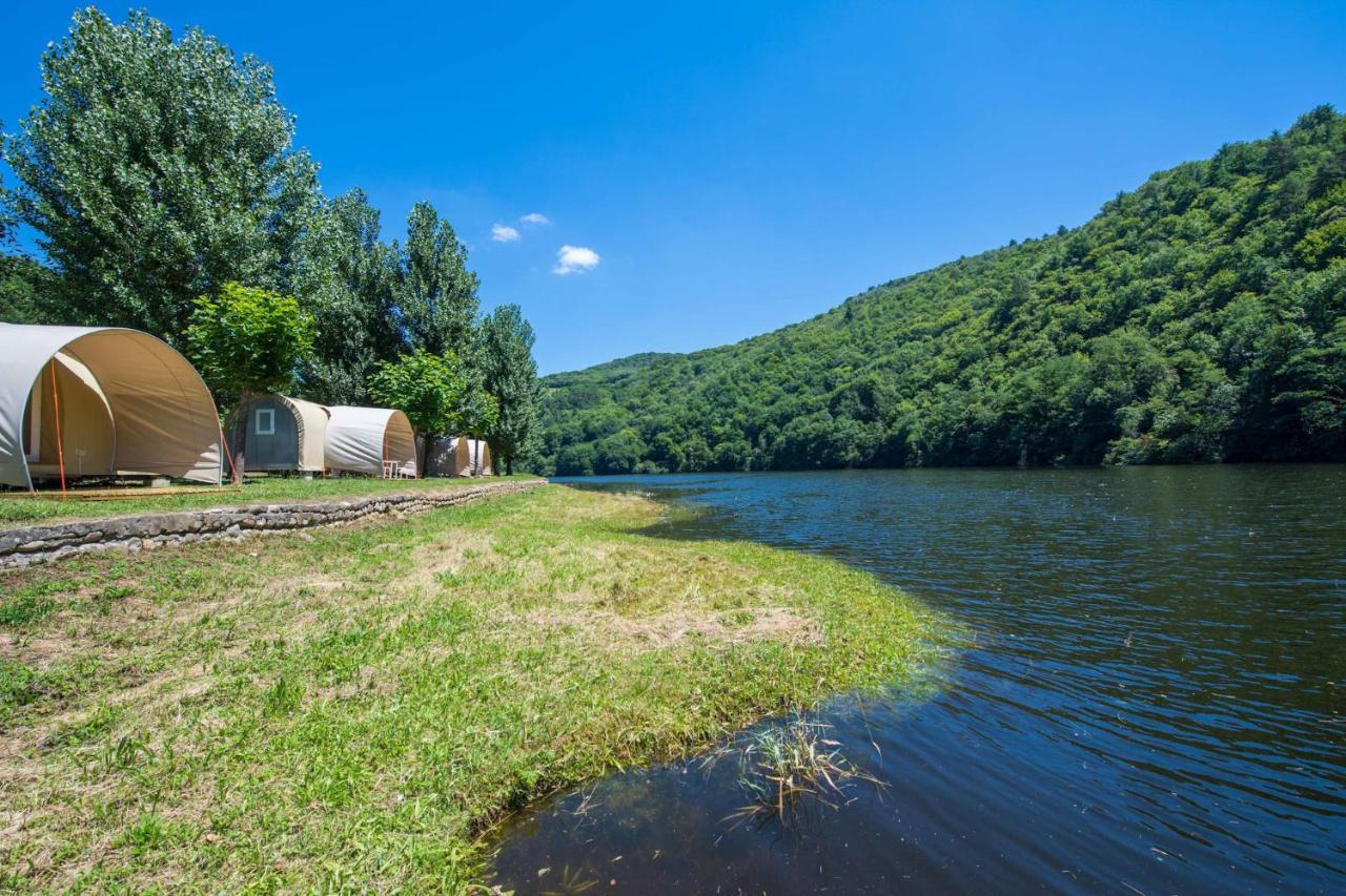 Camping Le Chateau Du Gibanel Saint-Martial-Entraygues Екстериор снимка