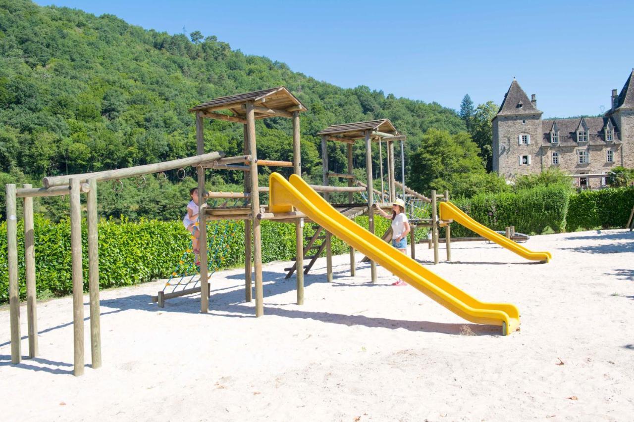 Camping Le Chateau Du Gibanel Saint-Martial-Entraygues Екстериор снимка