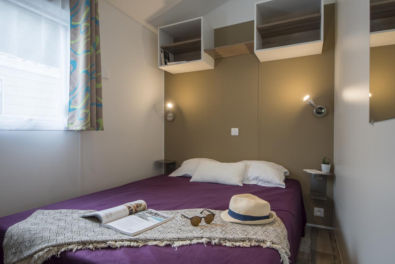 Camping Le Chateau Du Gibanel Saint-Martial-Entraygues Екстериор снимка