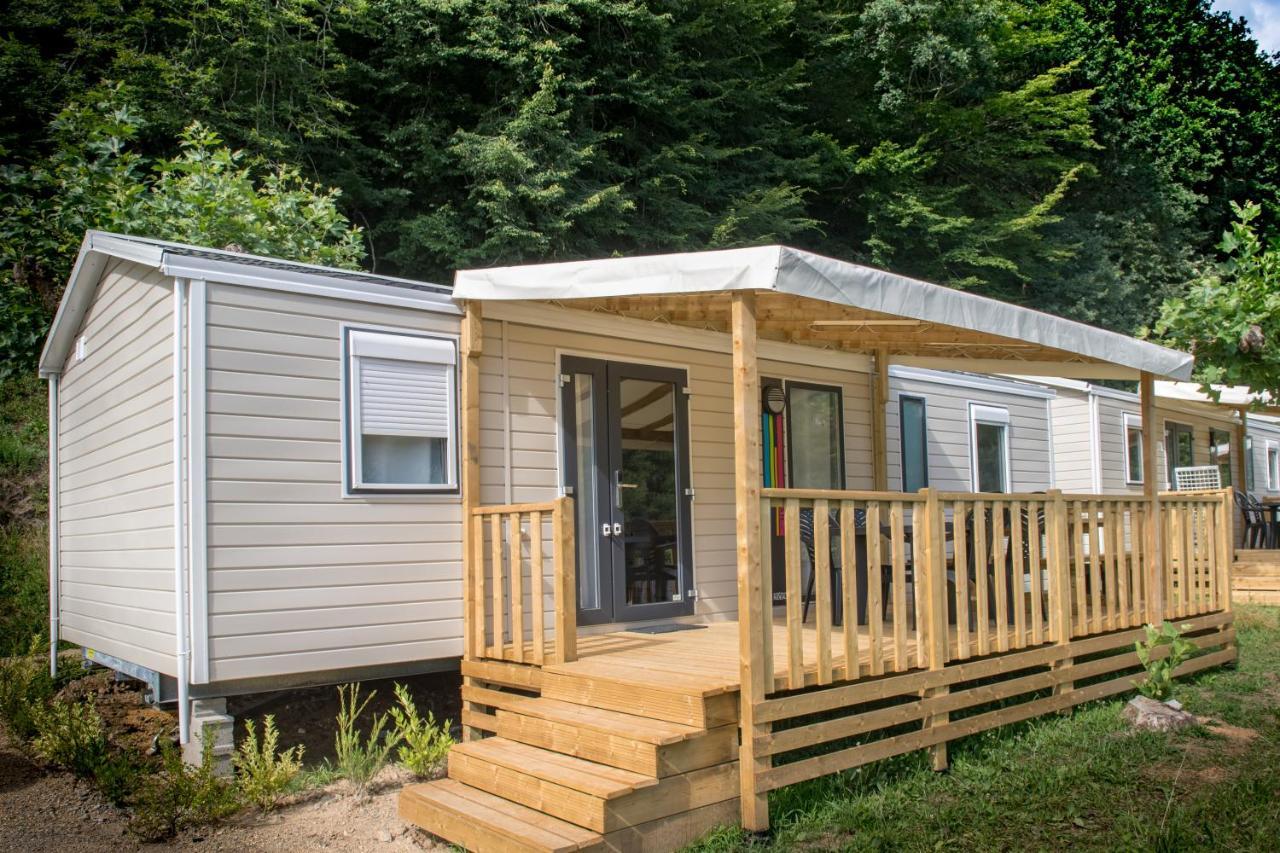 Camping Le Chateau Du Gibanel Saint-Martial-Entraygues Екстериор снимка